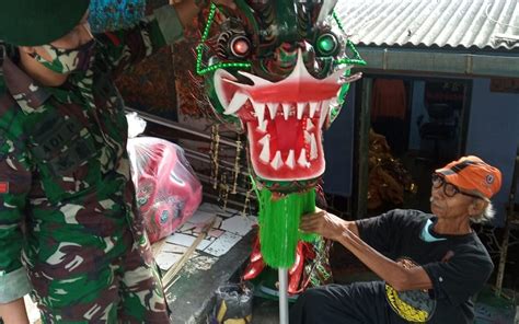 Terima Bantuan Barongsai Dari Sanggar Akabonchu Perkuat Barongsai Naga