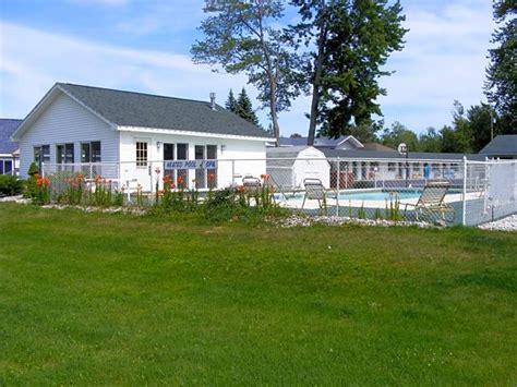 Mackinaw City Cabins & Vacation Rentals from $72 - HomeToGo