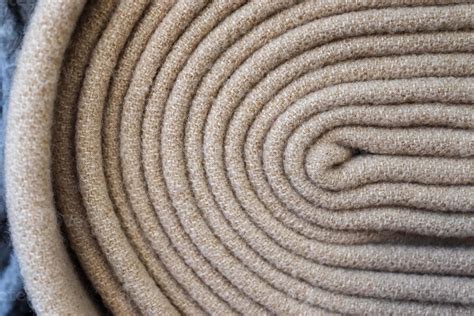 vista detallada de las muestras de telas y tejidos de diferentes