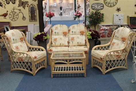 Small Cottage Style Sofas And Chairs Team Your Country Cottage Sofa