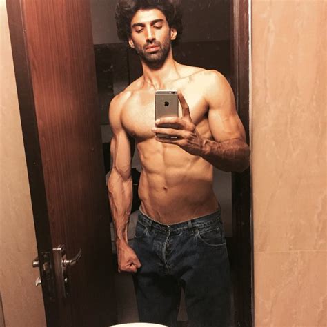 HOT Pictures Of Aditya Roy Kapur That Deserve Full Attention