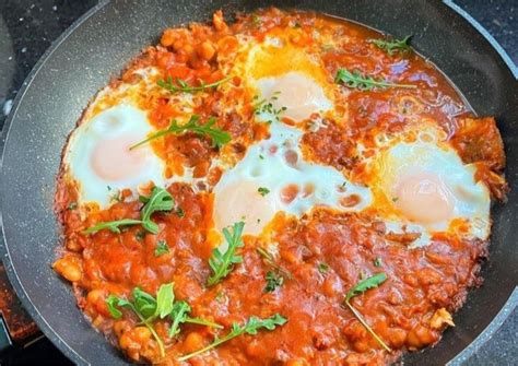 Spicy Shakshuka Poached Eggs Great For Breakfast Or Dinner