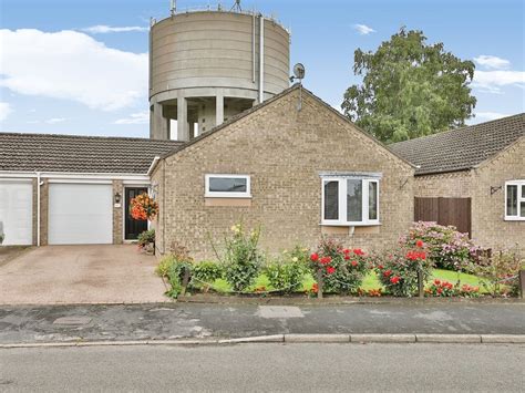 2 Bed Detached Bungalow For Sale In Lovell Gardens Watton Thetford