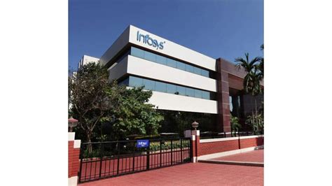 Ap Cm Inaugurates Infosys Development Centre In Vizag