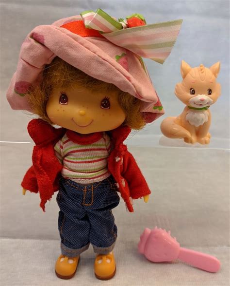 Strawberry Shortcake Doll Bandai 2003 Strawberry Shortcake Doll