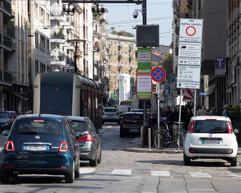 Area B primo giorno ecco come è andata Proteste petizioni e i numeri