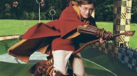 Nimbus 2000 Dans Harry Potter à Lécole Des Sorciers Spotern