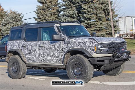 2022 Bronco Everglades Spied In DESERT SAND Paint Bronco6G 2021