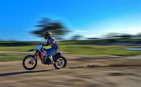 How To Ride A Dirt Bike Faster? - Thedirtbikes.com