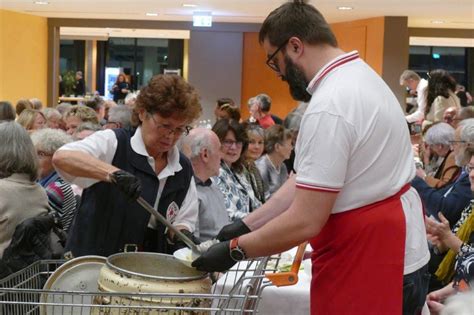 Fischsuppenessen der Stadt Böblingen DLRG Ortsgruppe Böblingen