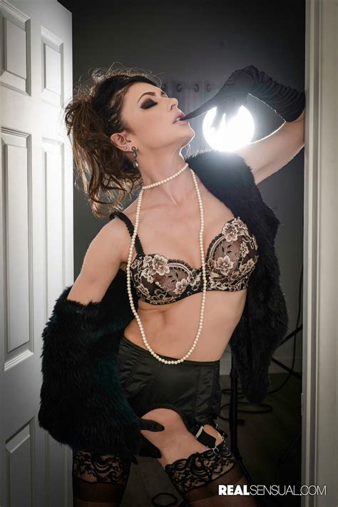 Classy MILF With Big Tits Got Deeply Fucked And Showered With Creamy