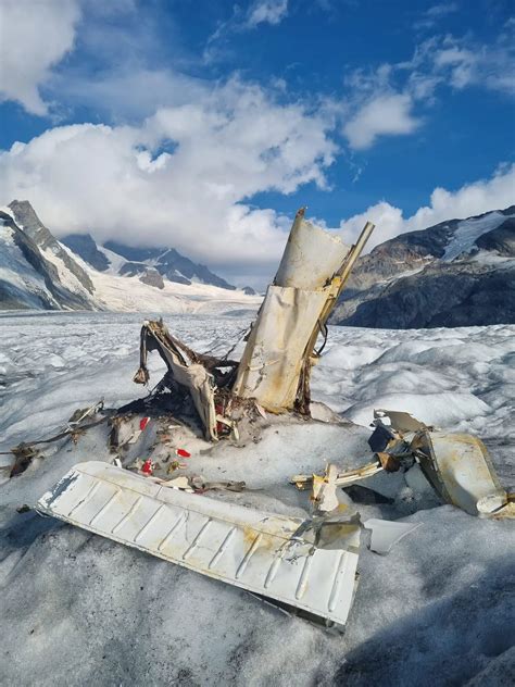 El Deshielo De Un Glaciar Descubre Un Avi N Estrellado Hace Medio Siglo