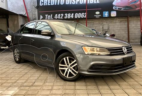 Volkswagen Jetta Trendline Tiptronic Usado 2016 Color Gris Platino