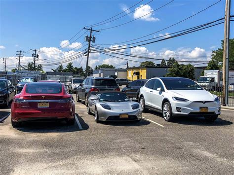 Doug DeMuro: The 2008 Tesla Roadster is the cool Tesla before Tesla was