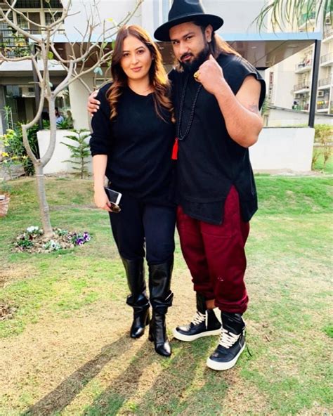 Honey Singh And Wife Shalini Make A Cute Pair, See Their Adorable #CoupleGoal Pics - News18