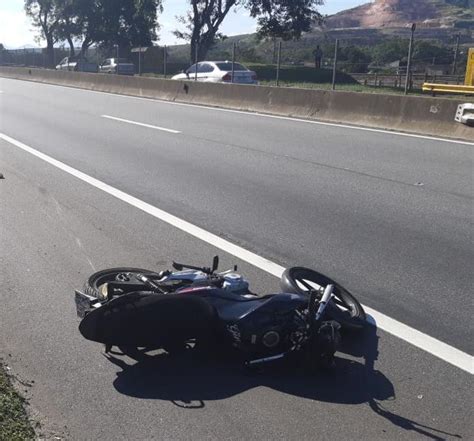 Motociclista morre em acidente na Dutra Jornal Folha do Aço