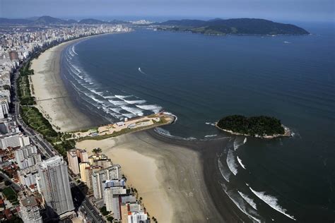 Veja a situação das praias de Santos e São Vicente para o Ano Novo