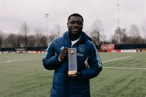 Brian Brobbey Speler Van De Maand In Eredivisie Benjamin Tahirovi