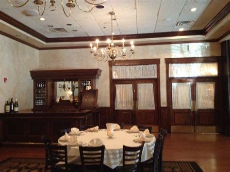 Maggiano's Little Italy - Philadelphia - Palumbo North - Restaurant in Philadelphia, PA | The Vendry