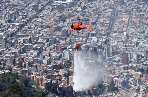 El Incendio De Los Cerros De Bogotá Está En Control Aunque Sigue