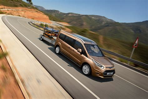 Ford Grand Tourneo Connect Review (2022) | Parkers