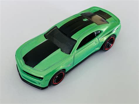 Hot Wheels 2013 Chevy Camaro Special Edition