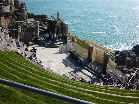 Reelstreets Naked As Nature Intended