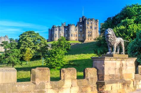 The 11 Most Haunted Castles In England - Loyd & Townsend Rose