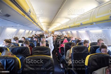 Crowded Ryanair Flight Boeing 737800 Interior Stock Photo - Download ...