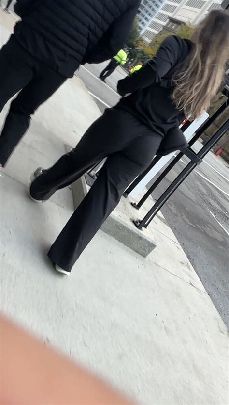 Hot Girl Ass Was Jiggling Forum