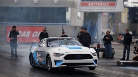 Ford D Voile Sa Mustang Super Cobra Jet Un Prototype Lectrique De