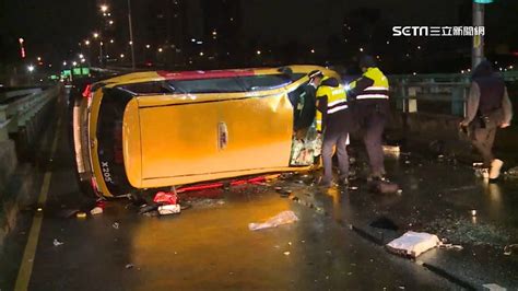 中興橋車翻覆！計程車疑天雨路滑自撞 駕駛受傷送醫 社會 三立新聞網 Setncom