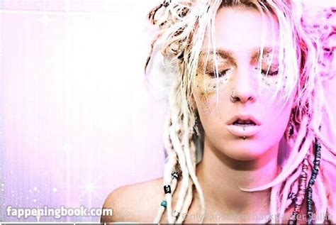Backpacker Billie Nude OnlyFans Leaks Fappening FappeningBook