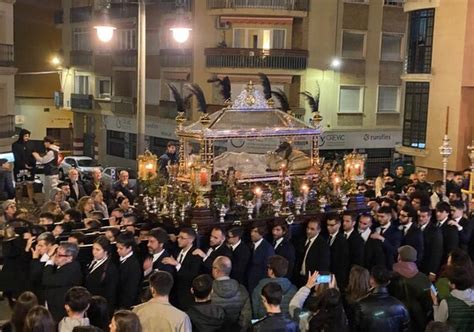 El vía crucis de antorchas del Monte Calvario proclama la grandeza de