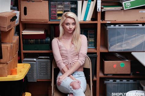 Lovely Blonde Riley Star Sucks Hard On A Fat Dick Photos