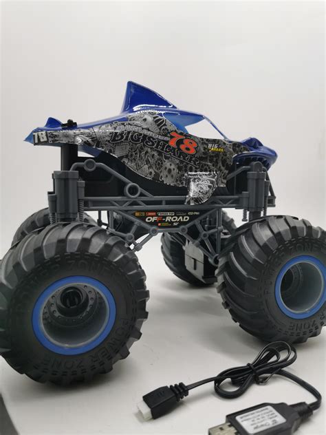 OUTLET Pojazd samochód zdalnie sterowany Monster Truck Big Shark Revell