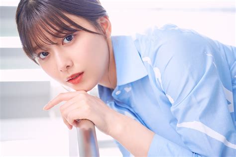 櫻坂46・渡邉理佐が語る、“理想通り”のメモリアルブック「これを抱きしめて卒業コンサートに来ていただけたら」｜real Sound｜リアル