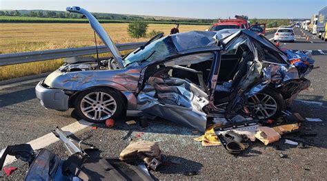 Accident Pe Autostrada In Timis Doua Tiruri O Dubita Si O Masina S Au