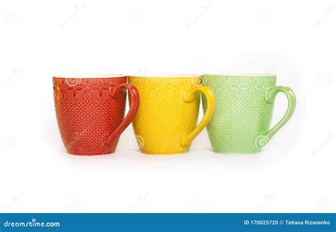 Coloridas Tazas Aisladas Sobre Fondo Blanco Foto De Archivo Imagen De