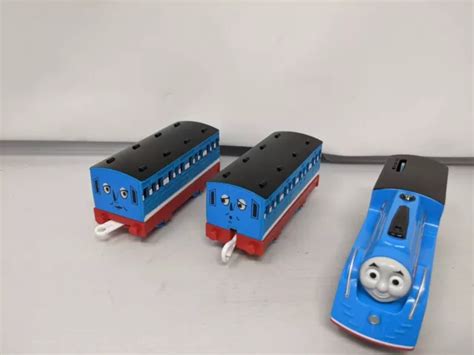 Thomas Friends Trackmaster Streamlined Thomas Annie Clarabel Tomy