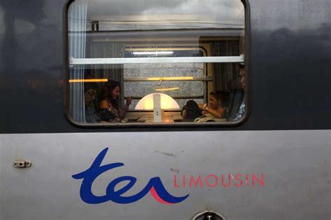 Loire Atlantique Une Femme Et Son B B Tu S Par Un Train R Gional