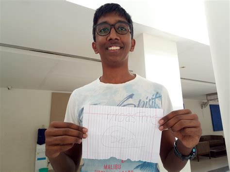 Year Old Virgin Never Kissed A Girl Dumped Twice Kinda Gay Do Ur Worst Scrolller