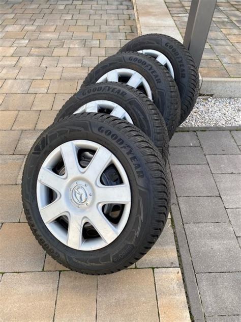 Mazda original Čelične felge 15 rupe 5x114 3 sa zimskim gumama kom