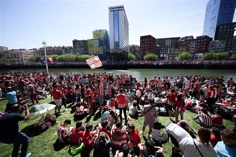 Las Espectaculares Fotograf As Del Athletic Con La Gabarra En Bilbao