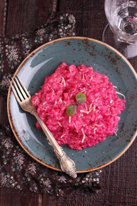 Risotto Mit Rote Bete Wurzeln Stockfoto Bild Von Rezept Nahrung