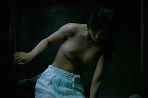 Korean Erotic Drama The Handmaiden Has Steamy Lesbian Sex Scenes