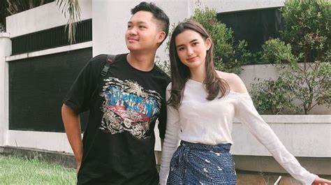 Intip Gaya Pacaran Azriel Hermansyah Dan Sarah Menzel Siap Nikah