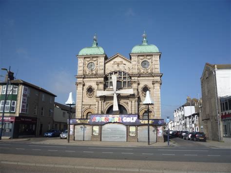 The Windmill Theatre Great Yarmouth © Jthomas Cc By Sa20 Geograph