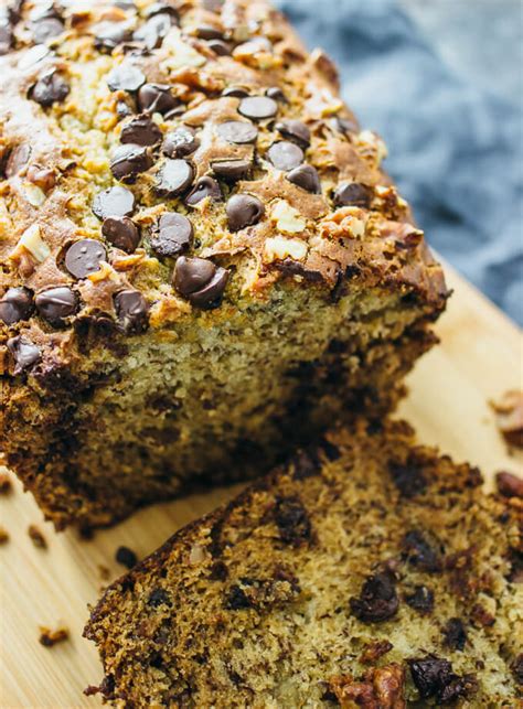 Banana bread with chocolate chips and walnuts - savory tooth