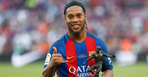 Ronaldinho se retira del fútbol